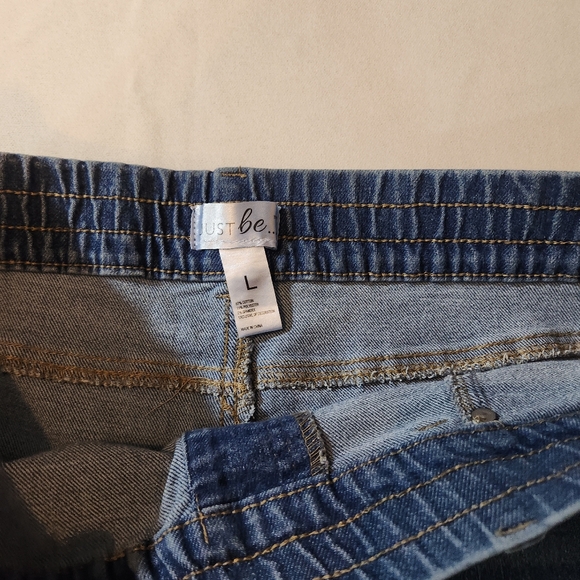 Just Be Cropped Blue Jeans Size Large 3 Pairs - Picture 6 of 8